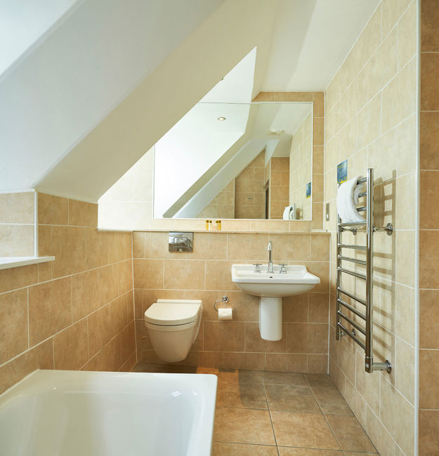 Guest double bathroom